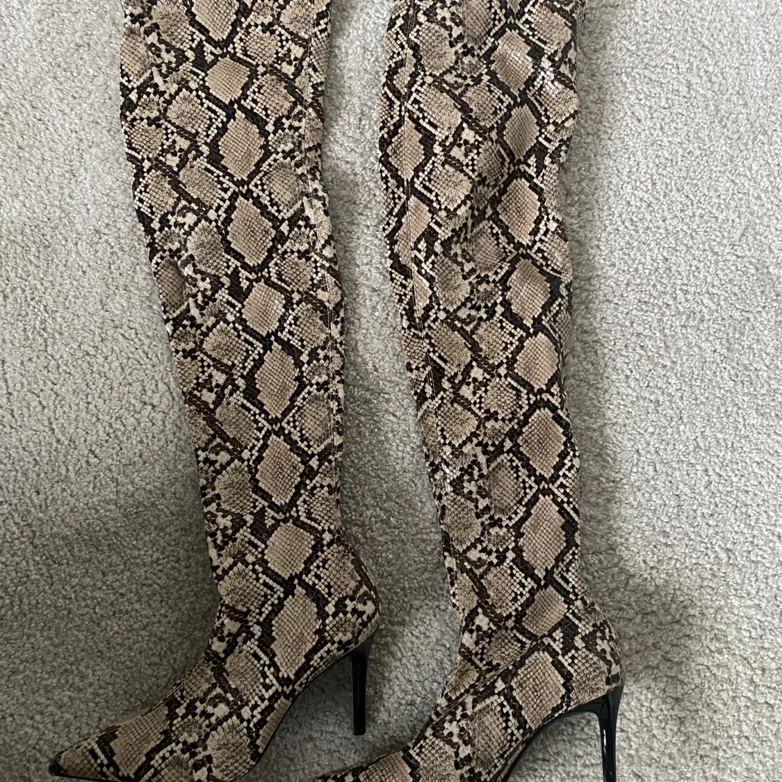 ”Krokodil” stövlar från mango