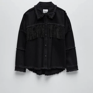 Zara  - Sälje rain zara jacka jag andvänt ett fåtal gånger❤️❤️