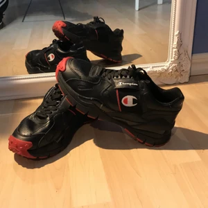 Champion skor - Snygga, chunky, väldigt sköna. Knappt använda