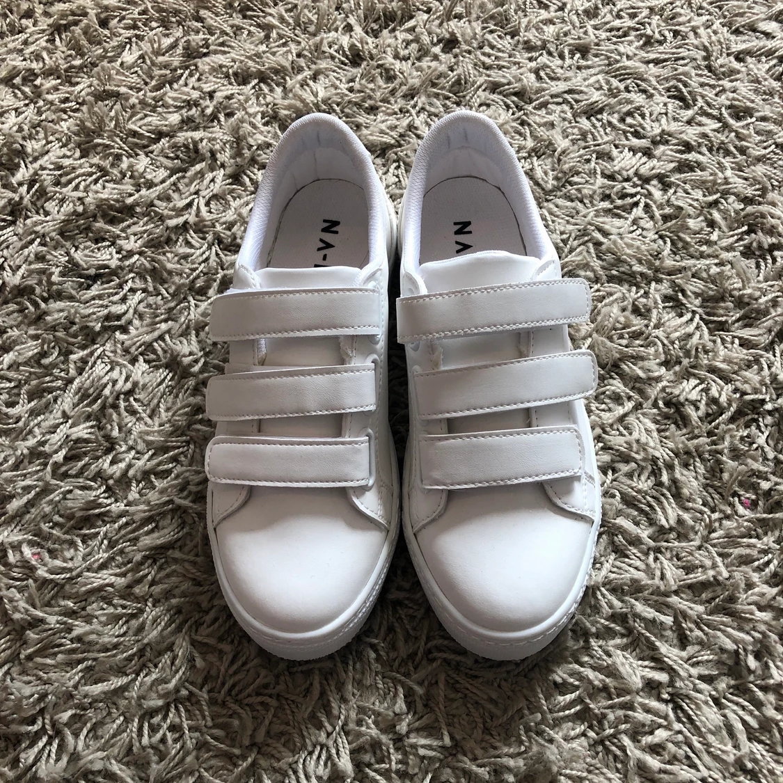 Sneakers med kardborreband  - 90