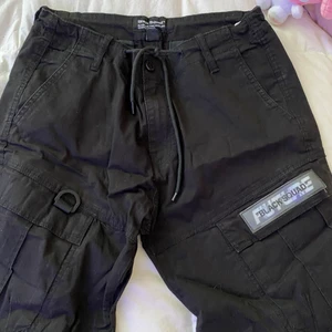 Cargo byxor svarta - #cargo #byxor #cargopants #svart #man #streetwear #techwear #blacksquad #japanese #y2k #drain #draingang #reflex