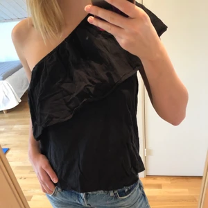 Blus / linne HM - Blus / linne från HM💕 Väldigt bra skick! Strl XS Nypris: 300 kr 