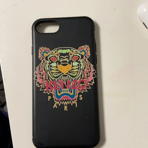 Kenzo iPhone 7 skal - Kenzo iPhone 7 skal, passar till iPhone 8 och 6 också. Du står för frakten💕