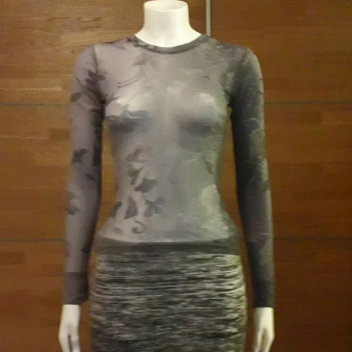 Meshtröja see through grå blomster - 90