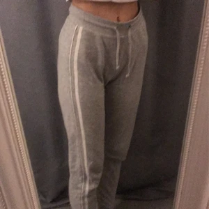 Mjukisbyxor  - Säljer mina mjukisbyxor från Gina Tricot då dom inte kommer till användning. Dom är i storlek XS. 150kr+frakt 