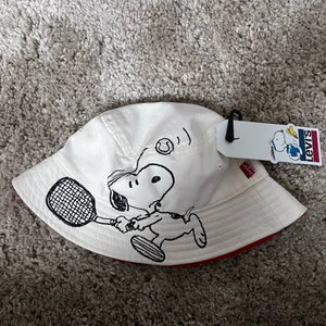 Bucket hat - Levis bucket hat som går att använda både sidan 