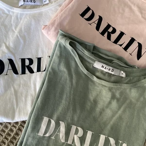 Darli’n tröjor - Tre st fina toppar i vitt, rosa och grön. SUPERfina men har tyvärr blivit för små för mig.  Alla i storlek XS. 60kr st eller alla för 150. Kan frakta, 26kr ej spårbart för en, 52kr spårbart för två eller tre🦋