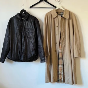 HM / Burberry - Snygg herr vadderad jacka i glansmaterial i Stl  M, 250kr. En klassisk äkta vintage trench från Burberry i Stl 52, passar 170cm - 190 beroende på vad för passform man är ute efter, 1950kr 🙌😊