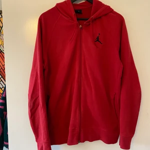 Jordan zip hoodie - Jordan ziphoodie i strl L. Skickas mot frakt eller hämtas i Bromma.