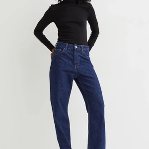 H&m vintage jeans - Mörkblå raka vintage jeans från h&m. Storlek 34, jätte fina