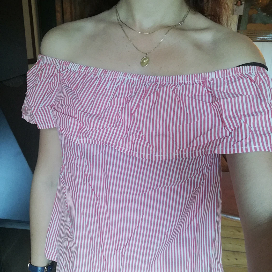 Axelärmad t-shirt - S - röd och vit stripes