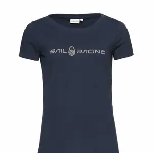 Säljer den här navySail Racing-klänningen.💙⛵️