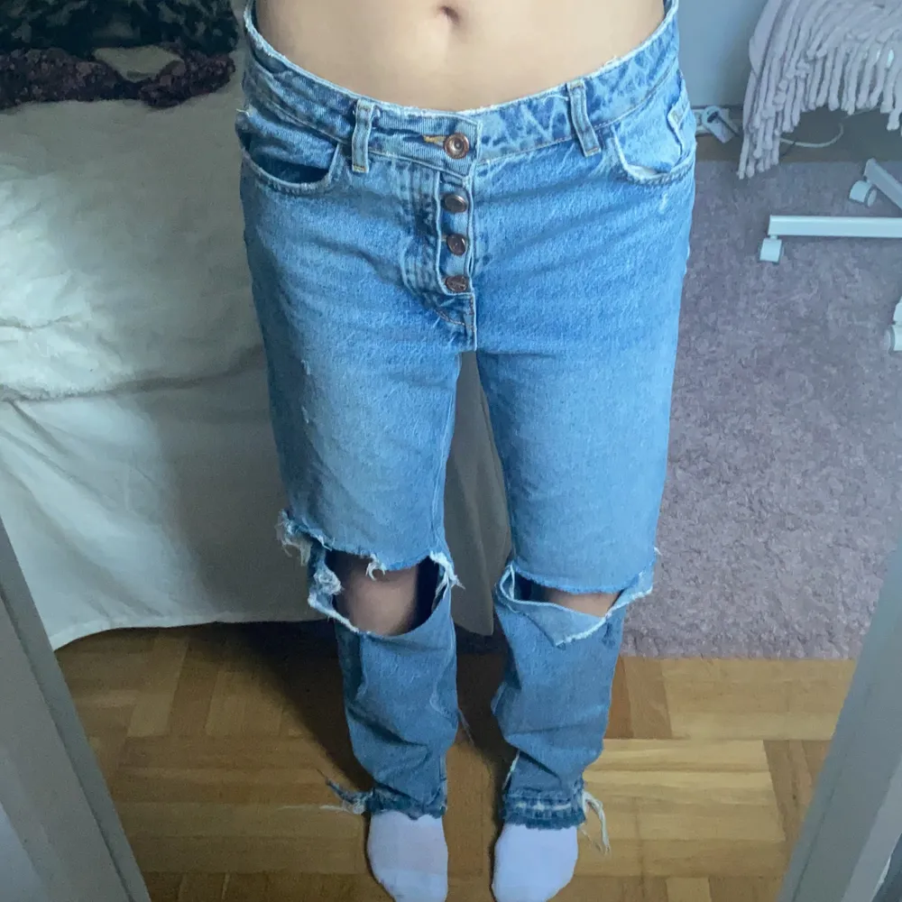 Fina zara jeans, de är i fint skick!. Jeans & Byxor.