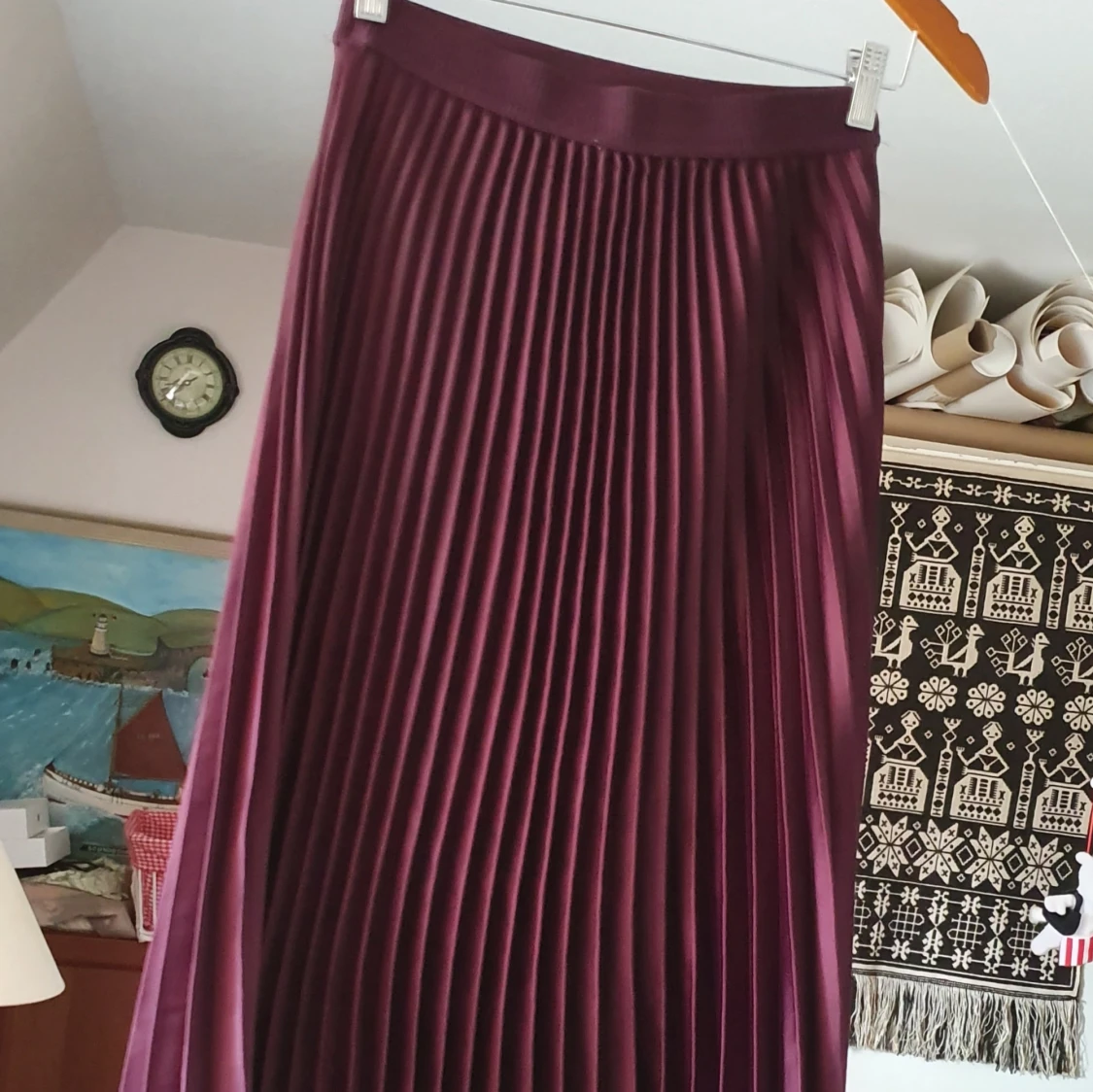 Svinsnygg plisserade kjol