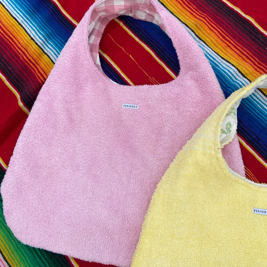 Handsydd rosa handväska i frotté  - 91