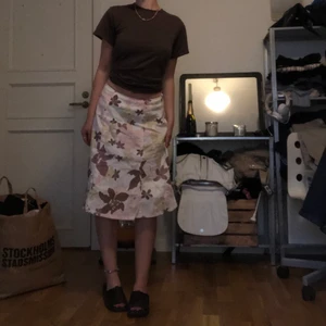 Blommig kjol  - Frakt tillkommer💕💕