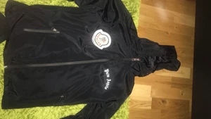 Moncler X Palm angels jacka ÄKTA - Helt ny och oanvänt, kom lite för stor, köpt för 4,800 kr.