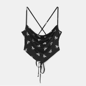 Svart croptop  - Svart söt croptop från hm (endast provad)