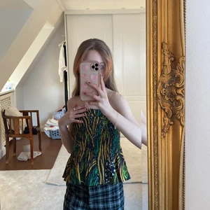 Topp - Säljer denna sommriga topp har aldrig kommit till ansvällning den har skusterbara band💖😊