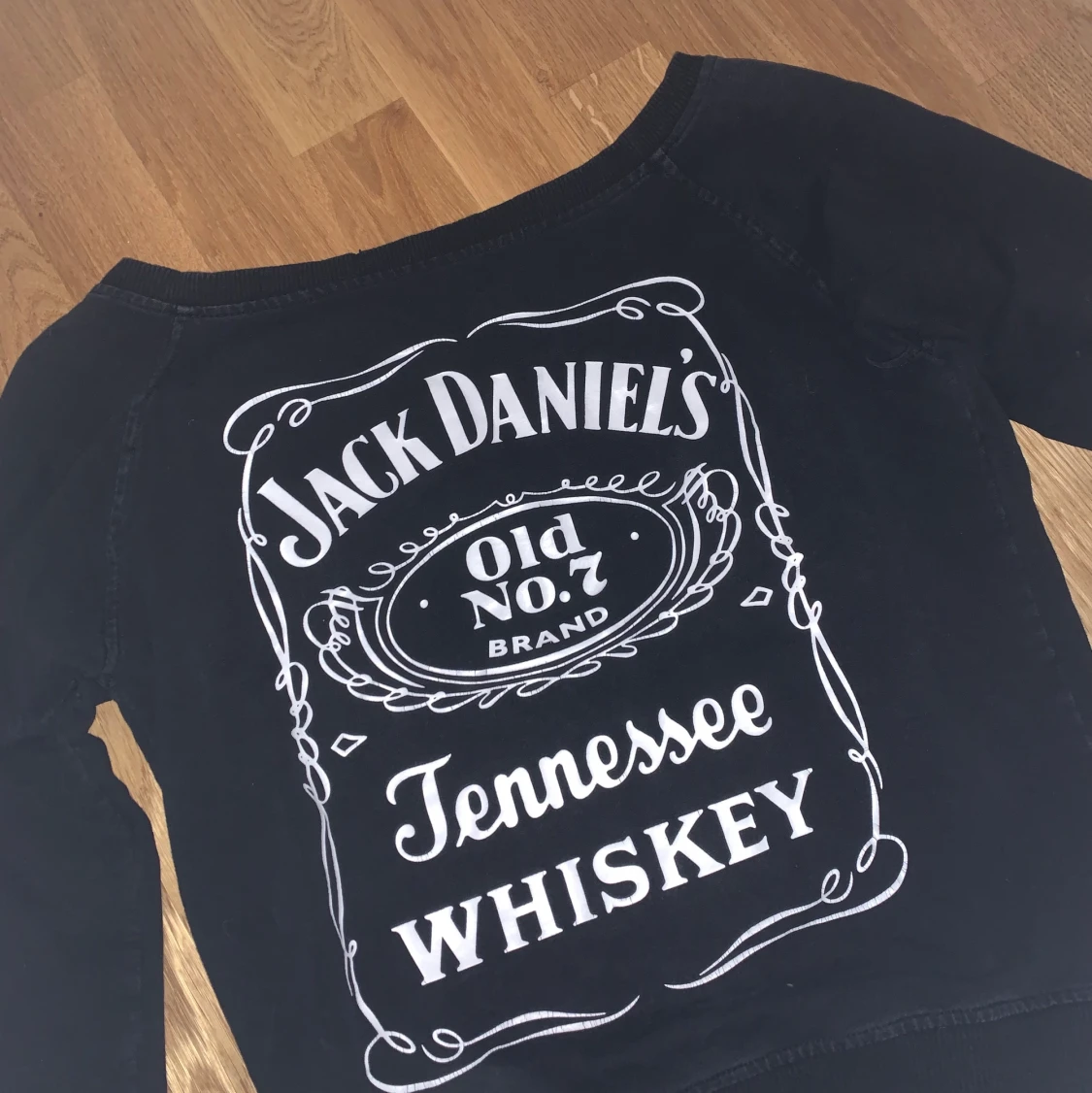 Jack Daniels tröja, du står för frakt!