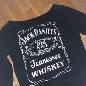 Jack Daniels tröja, du står för frakt! - Jätte fin tröja som säljs pågrund av att den är för liten för mig. Fint skick
