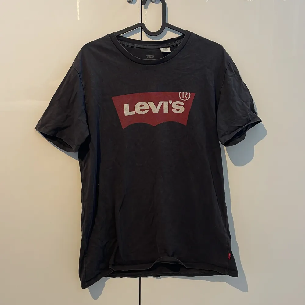 T-shirt från Levi’s i gott skick.. T-shirts.