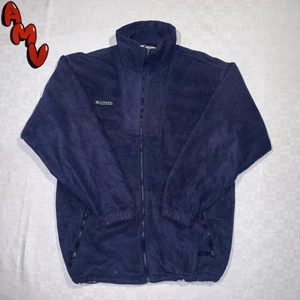 Vintage Columbia Fleece Zipper - Vintage Fleece Zipper.                                                                     Size tag M                                                                                Fits like L                                                                               Skick 7/10                                                                       Modellen är 185cm lång. Mer finns på sidan, skriv vid ytterligare frågor eller funderingar♻️🔌 Priser går alltid att diskuteras!