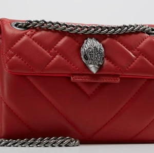 Kurt geiger väska - Säljer min kurt geiger väska i den mindre modellen, super fin och kan även tänka mig byta emot något annat/ annan väska! Skriv provat för fler bilder ❤️❤️