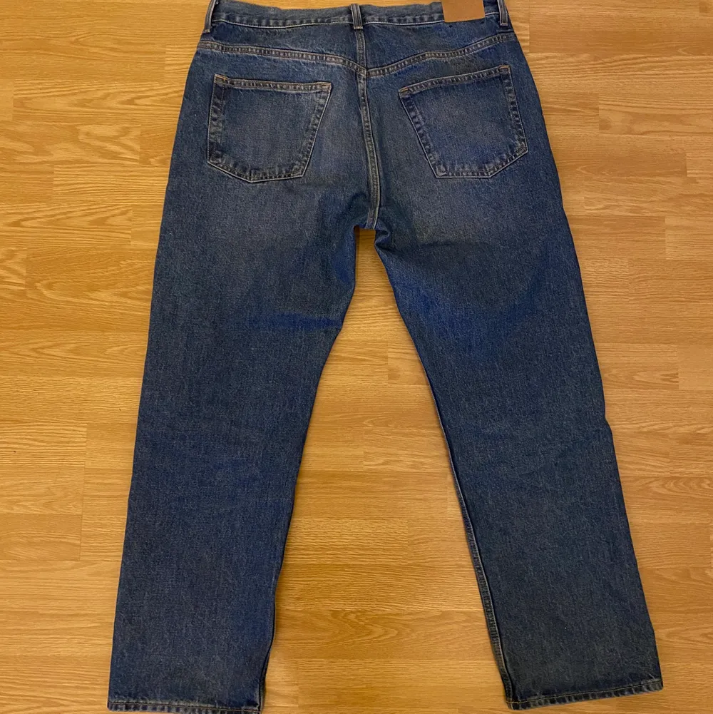 Jeans från Weekday i bra skick! Modell: Space. Storlek 33/30. Jeans & Byxor.