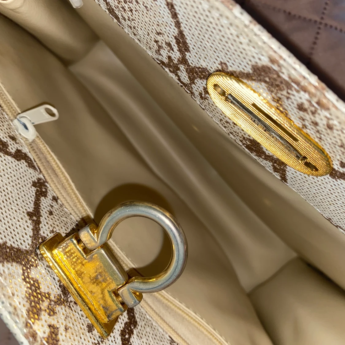 Väska i ormmönster  - 91