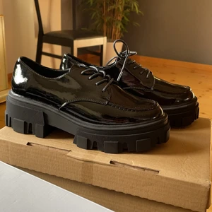 Chunky skor - Asos design chunky lace up flat skor. Helt oanvända. 