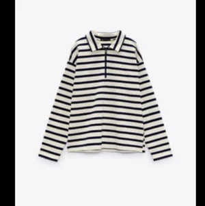 Zara tröja  - Sweatshirt med tenniskrage, randig i vit & marinblå. Nypris 300. Använd 1 gång 