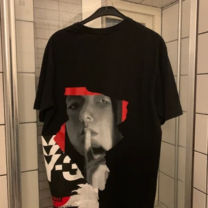 Y-3 t-shirt  - Y-3 t-shirt, cond 8/10 nästan som ny,