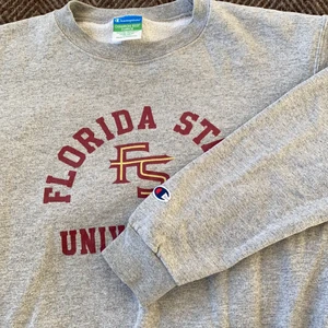 Vintage sweatshirt Champion - Säljer vintage sweatshirt från Champion. Passar mig som vanligtvis har s