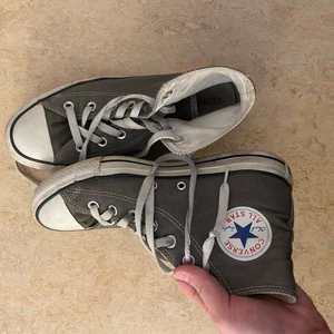 converse skor - Säljer just nu mina gamla favvosar💗💗färgen är kiwi grön 