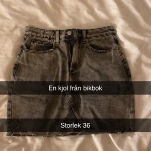 Bikbok storlek 36 - En kjol från bikbok som knappt är använd, köpte för 300kr vi delar på frakten 