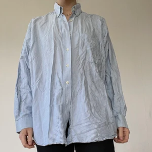 Skjorta SAND - Storlek M, tvättad bomull. Bra kvalitet.