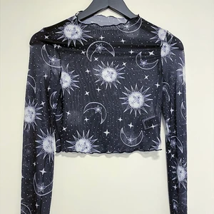 Mesh topp - Oanvänd mesh topp med måne/sol 
