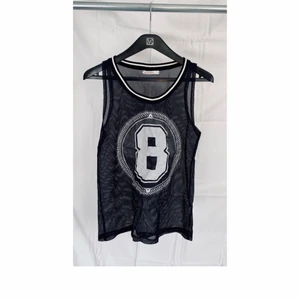 Lefties Nätlinne  - Riktigt coolt nätlinne ”8” från lefties, provad 1 gång, aldrig använd. Storlek S