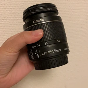 Canon objektiv - Säljer nu mitt älskade objektiv då det inte kommer till användning. Sparsamt använd men lite dammig och fungerar helt felfritt. DMa för fler bilder💫 Möts endast upp då jag inte vågar skicka