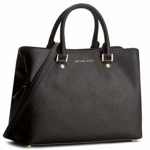 Michael kors - Michael kors väska från zalando, modellen heter Savannah och det är storlek medium. Nypris 3500kr säljer denna för 1000kr