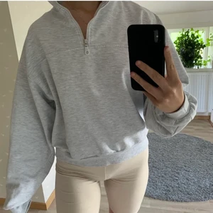 Tröja - Säljer denna jag köpte i somras ifrån Nelly. 