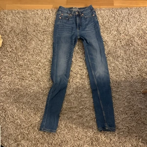 Lager 157 jeans i storlek xs - Jätte fina jeans knappt använda från lager 157