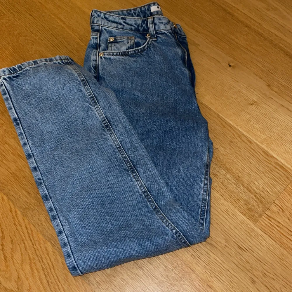 Storlek 34, helt nya . Jeans & Byxor.