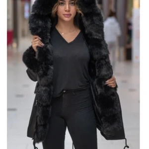 Garoff jacka päls 36/S - Köptes Omans julen vält använd säljs för har köpt en annan men jackan e i mycket gott skick.