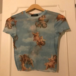 Mesh topp  - Mesh topp med änglar på! 😺