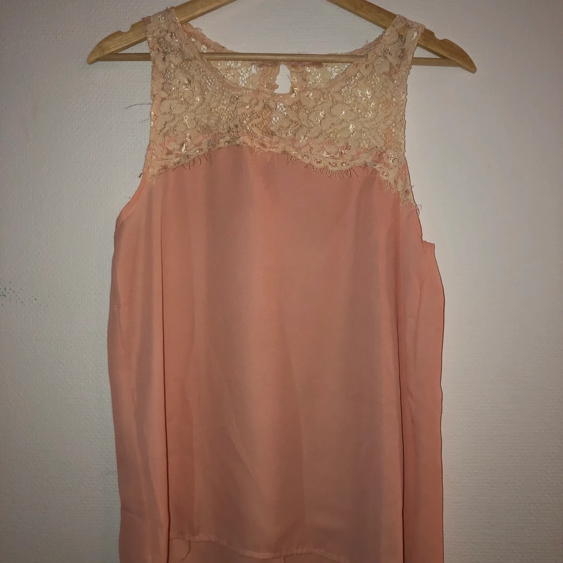 Linne med broderi - 90