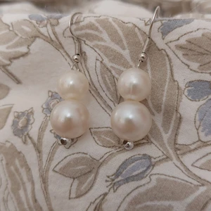 Pärl örhängen 💗 - Vita örhängen till alla 😘 Kostar 10 kr +frakt 