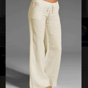 Linnebyxor - Snygga linnebyxor till salu!! De är använda fåtal gånger och i mycket bra skick! (Första bilden är lånad) Kontakta mig vid intresse🦋🦋