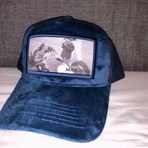 Maggiore keps - Säljer nu min maggiore keps pga ingen användning👍🏼 skick: 9/10 pris kan sänkas vid snabb affär🤝